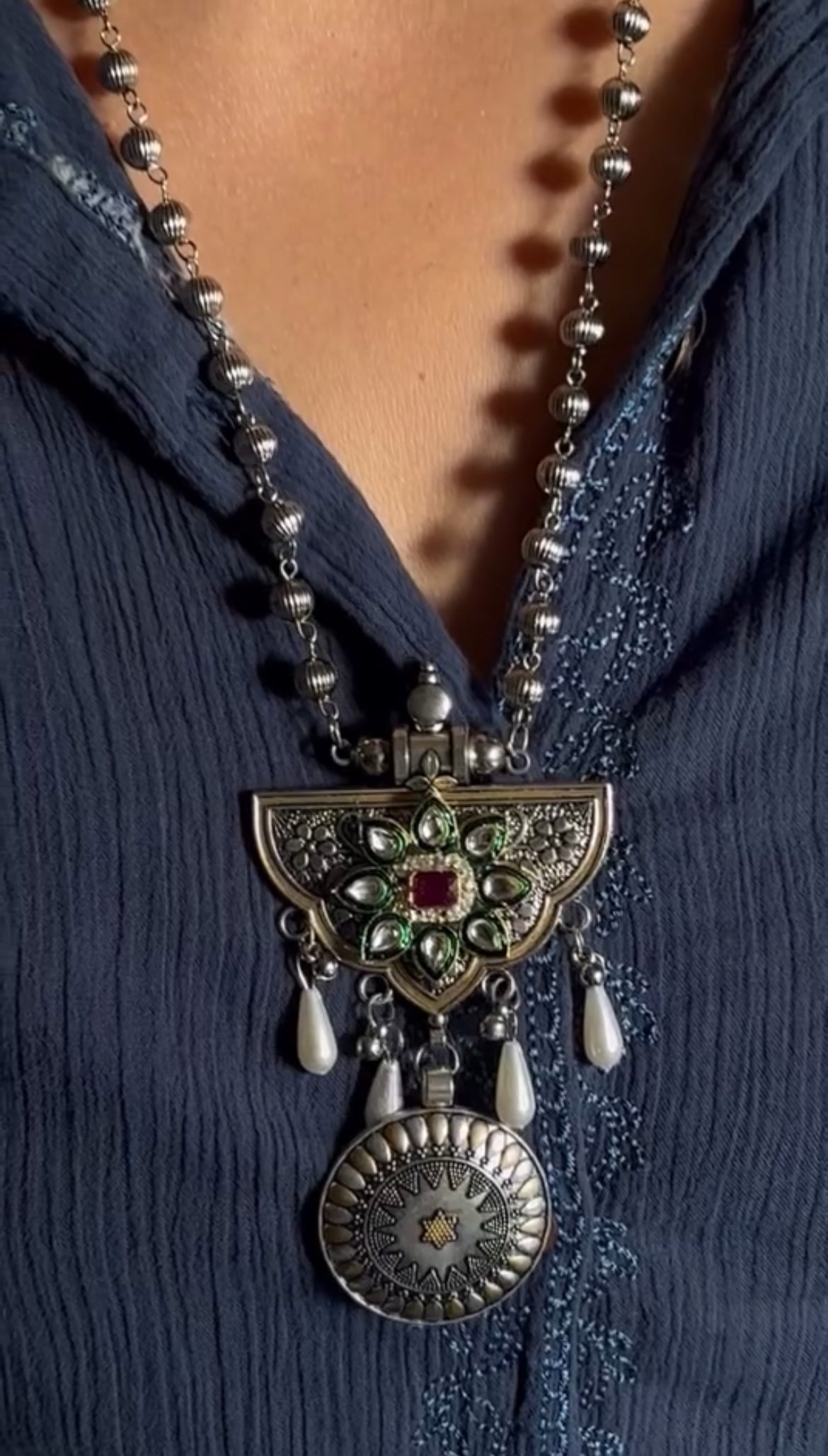 Kavya Pendant Necklace