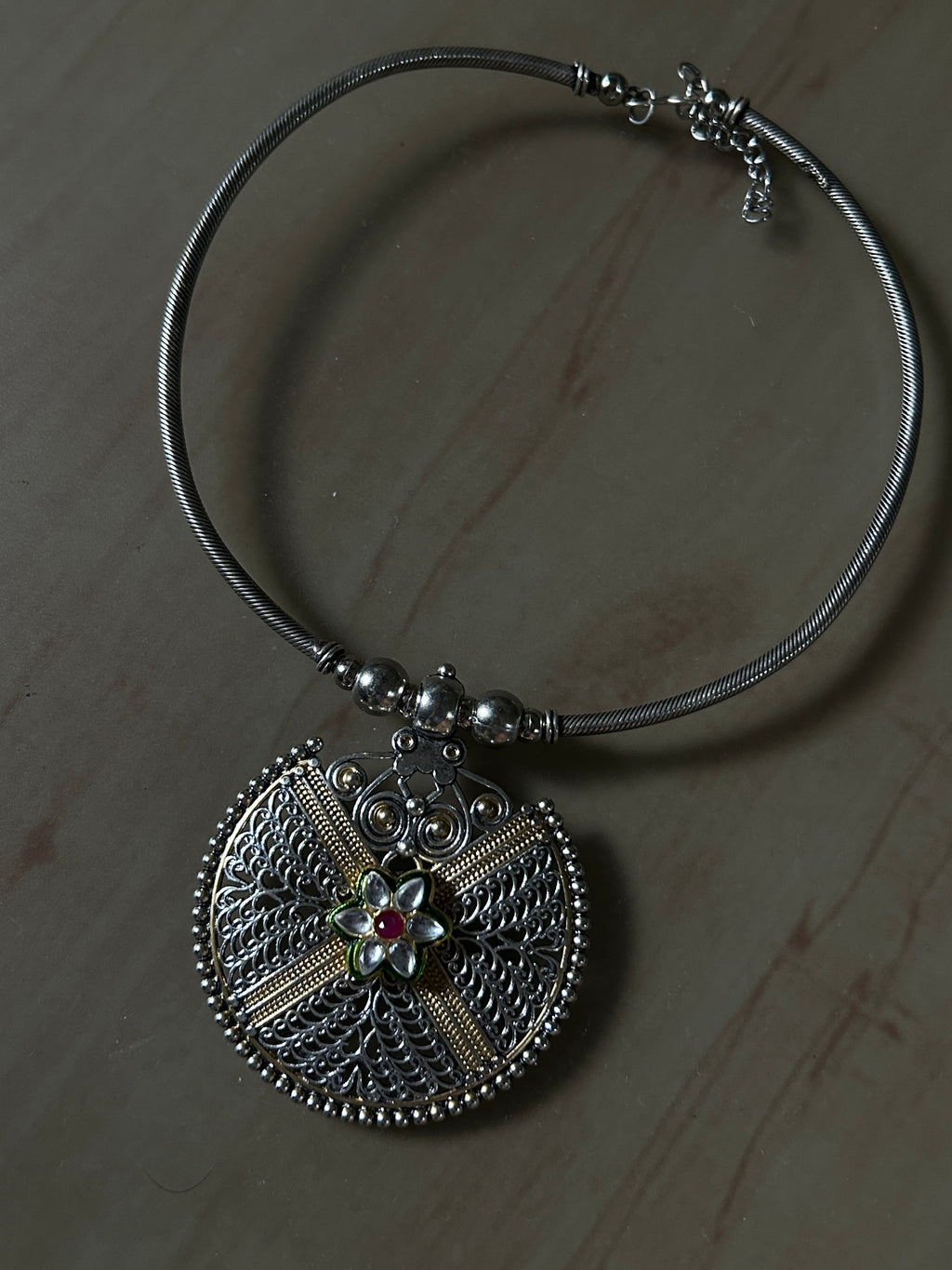 Jaali Hasli Necklace
