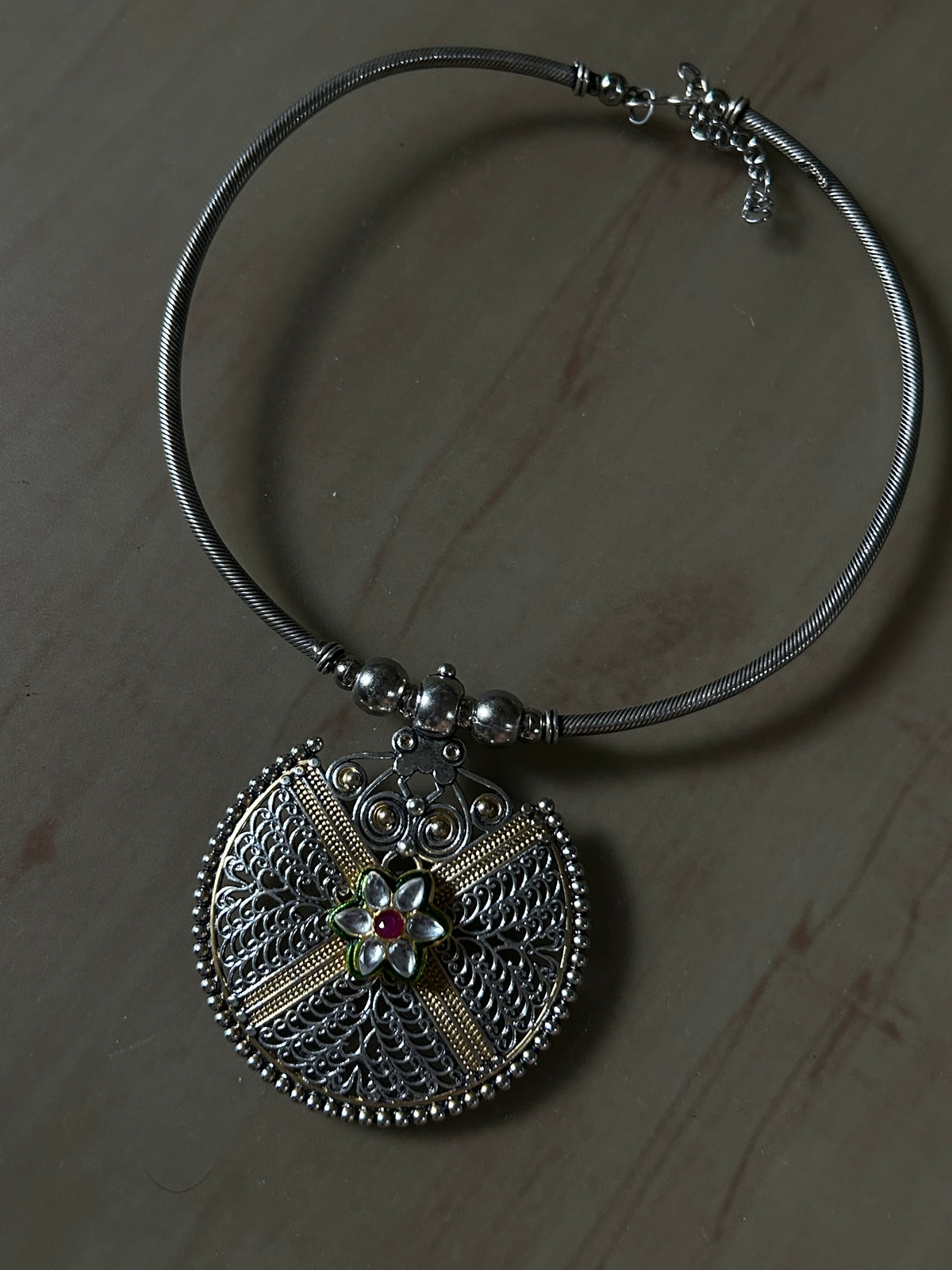 Jaali Hasli Necklace