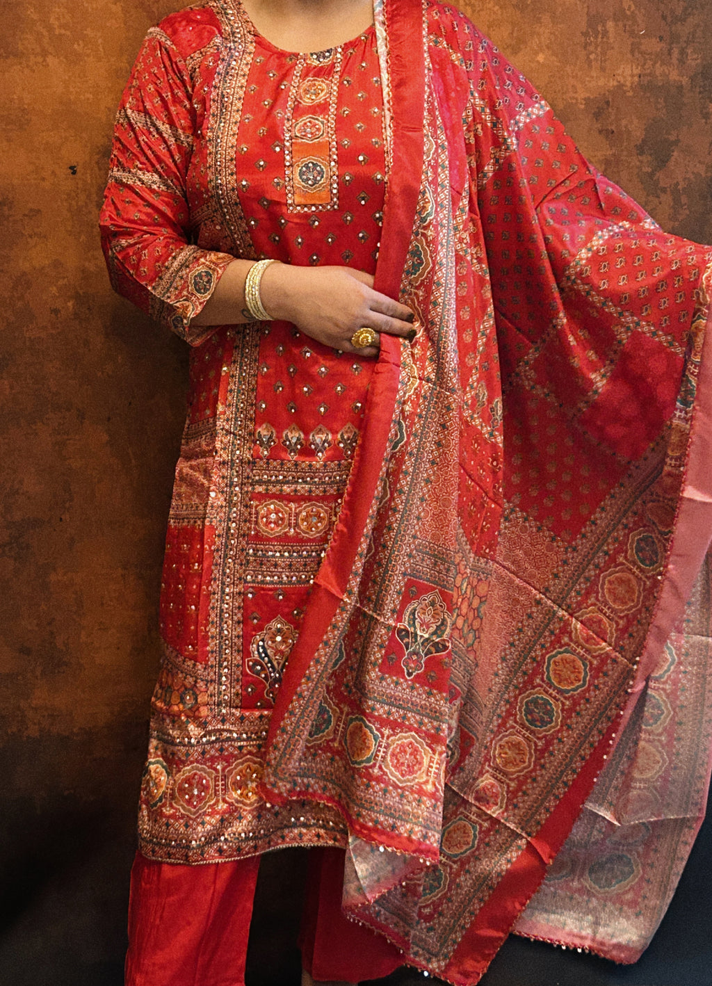 Surkh Set