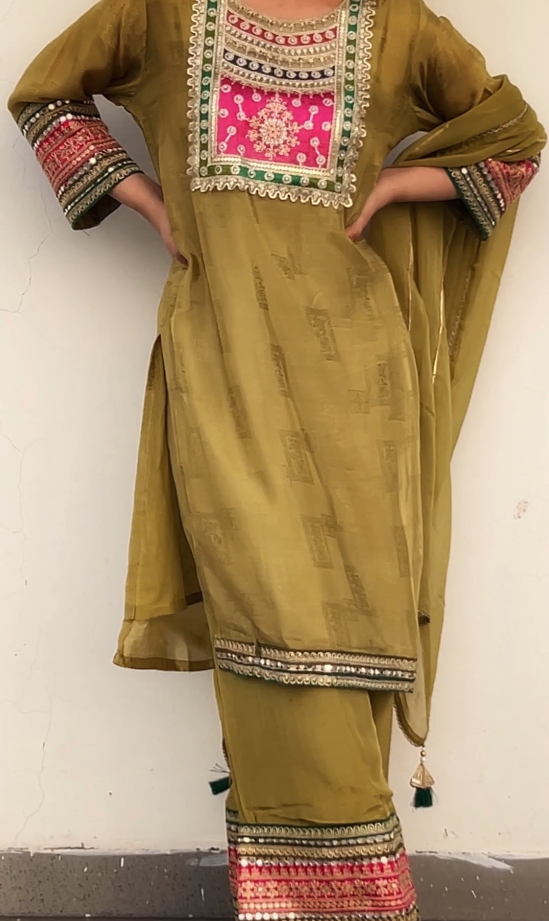 Sunehri Set