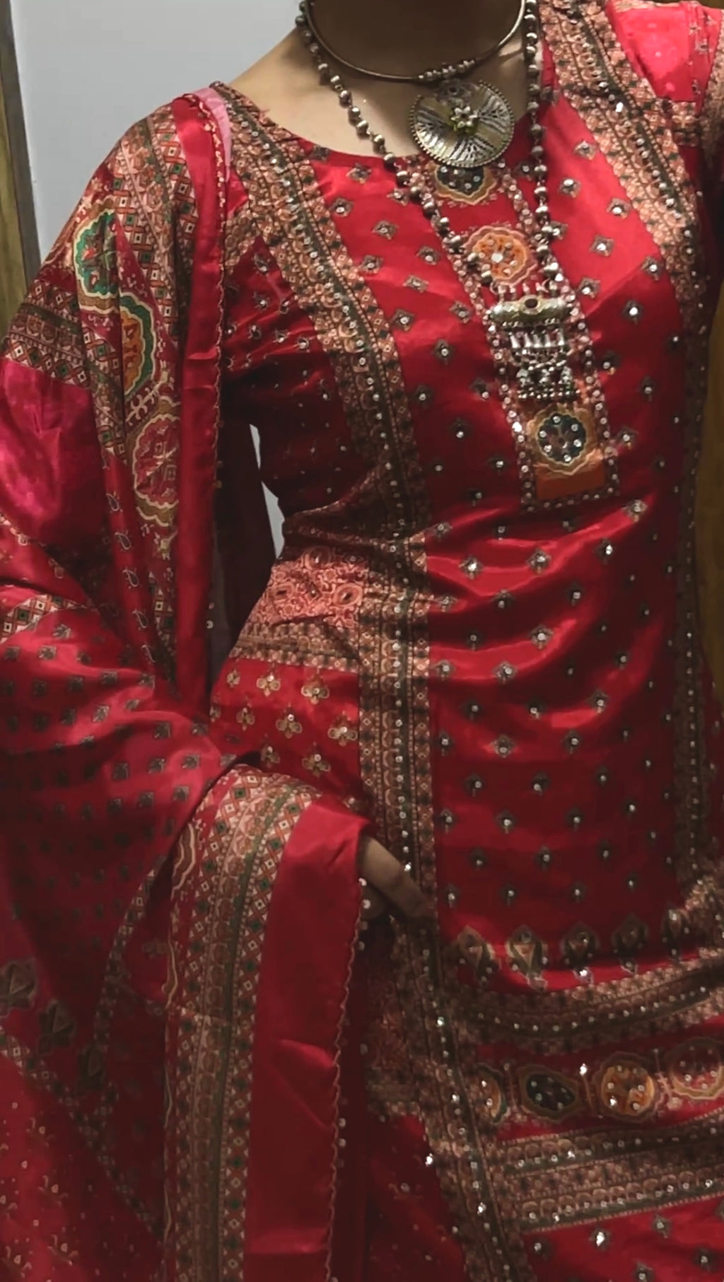 Surkh Set