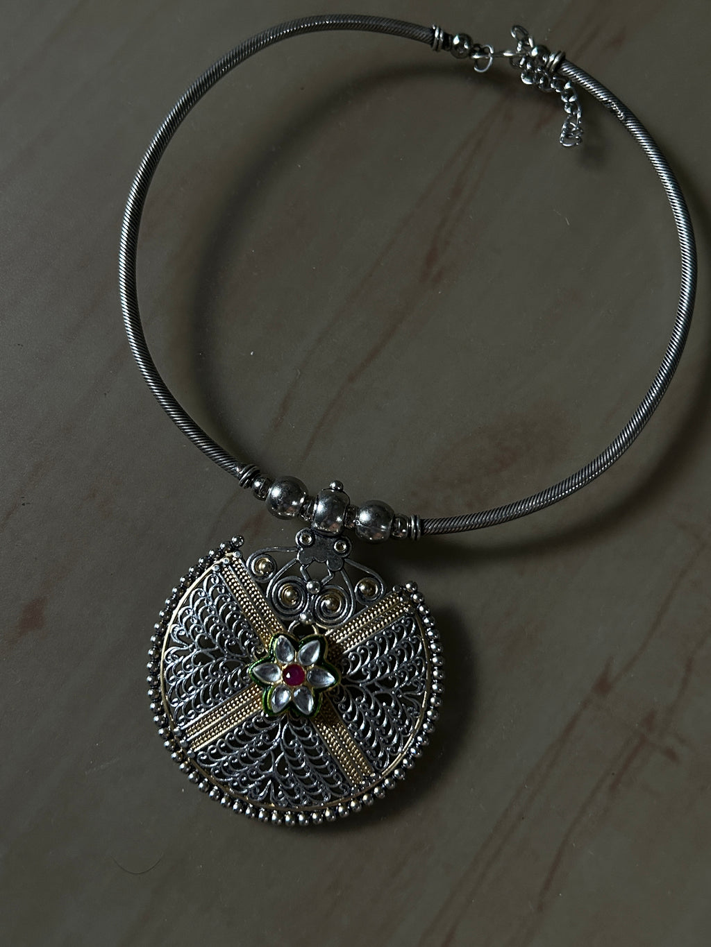Jaali Hasli Necklace
