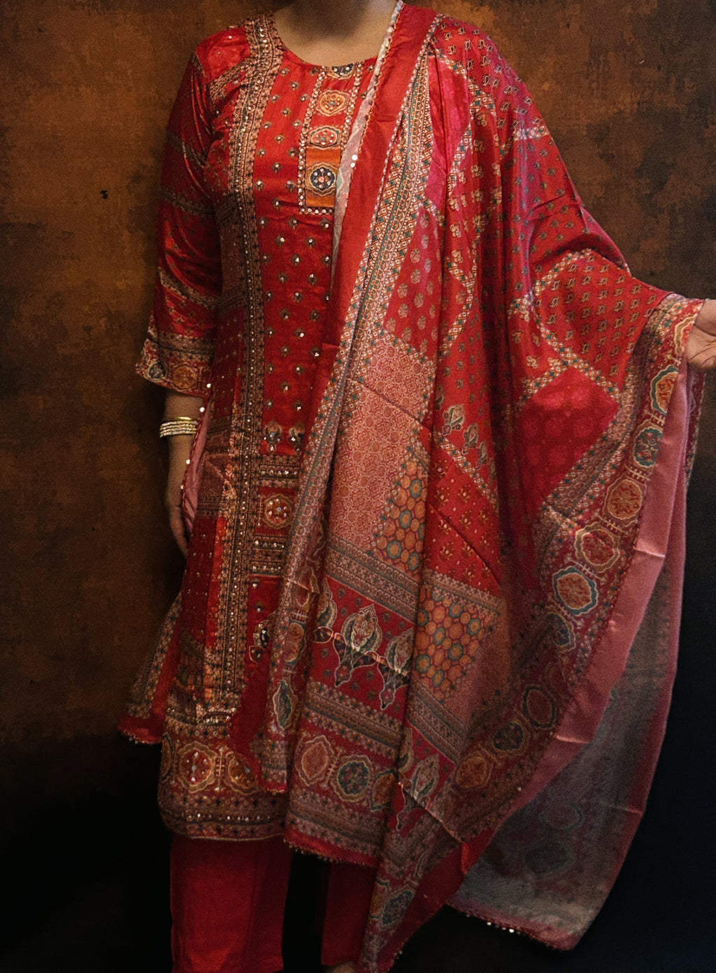 Surkh Set
