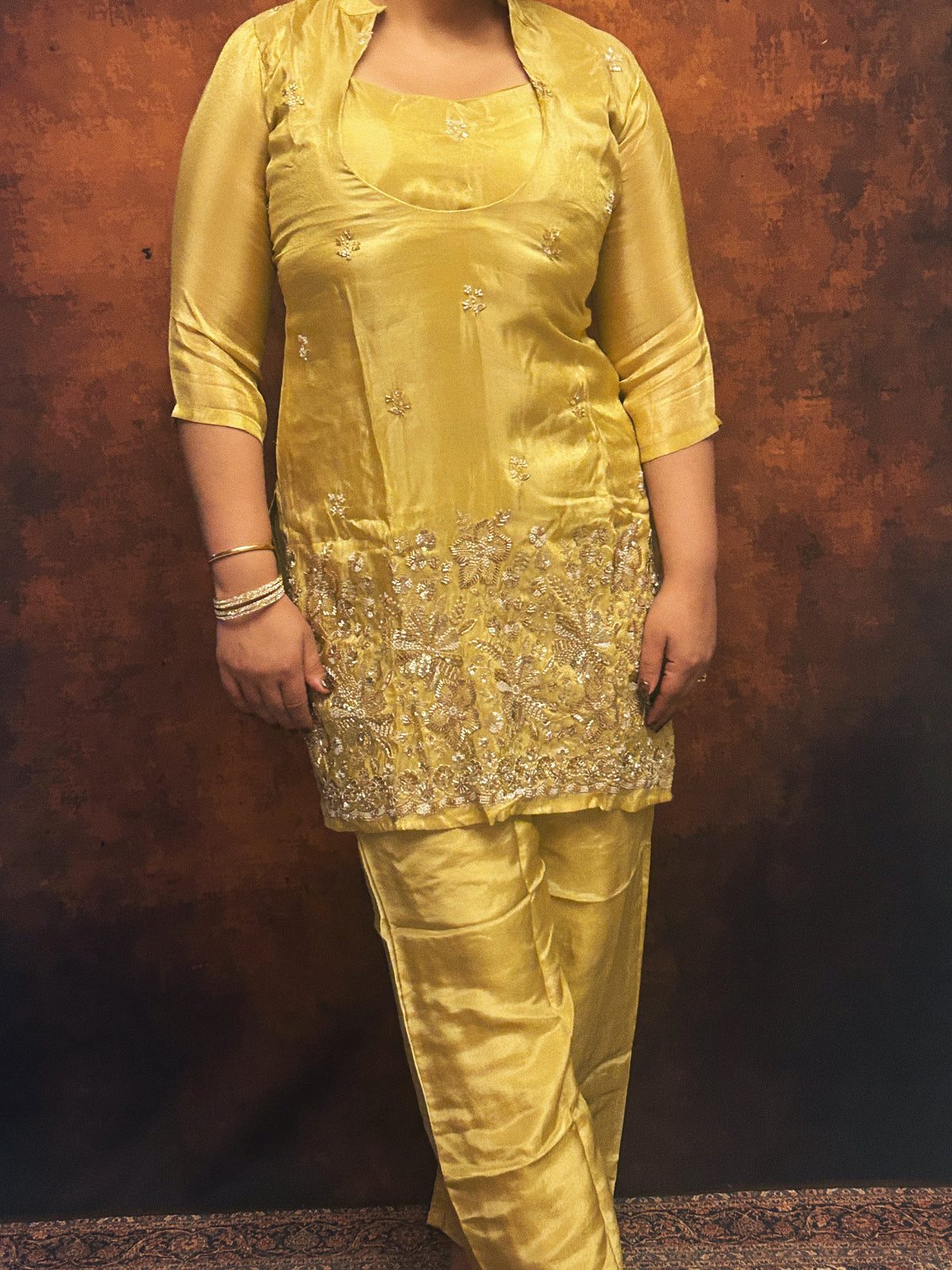 suvarna kurta 3 piece set