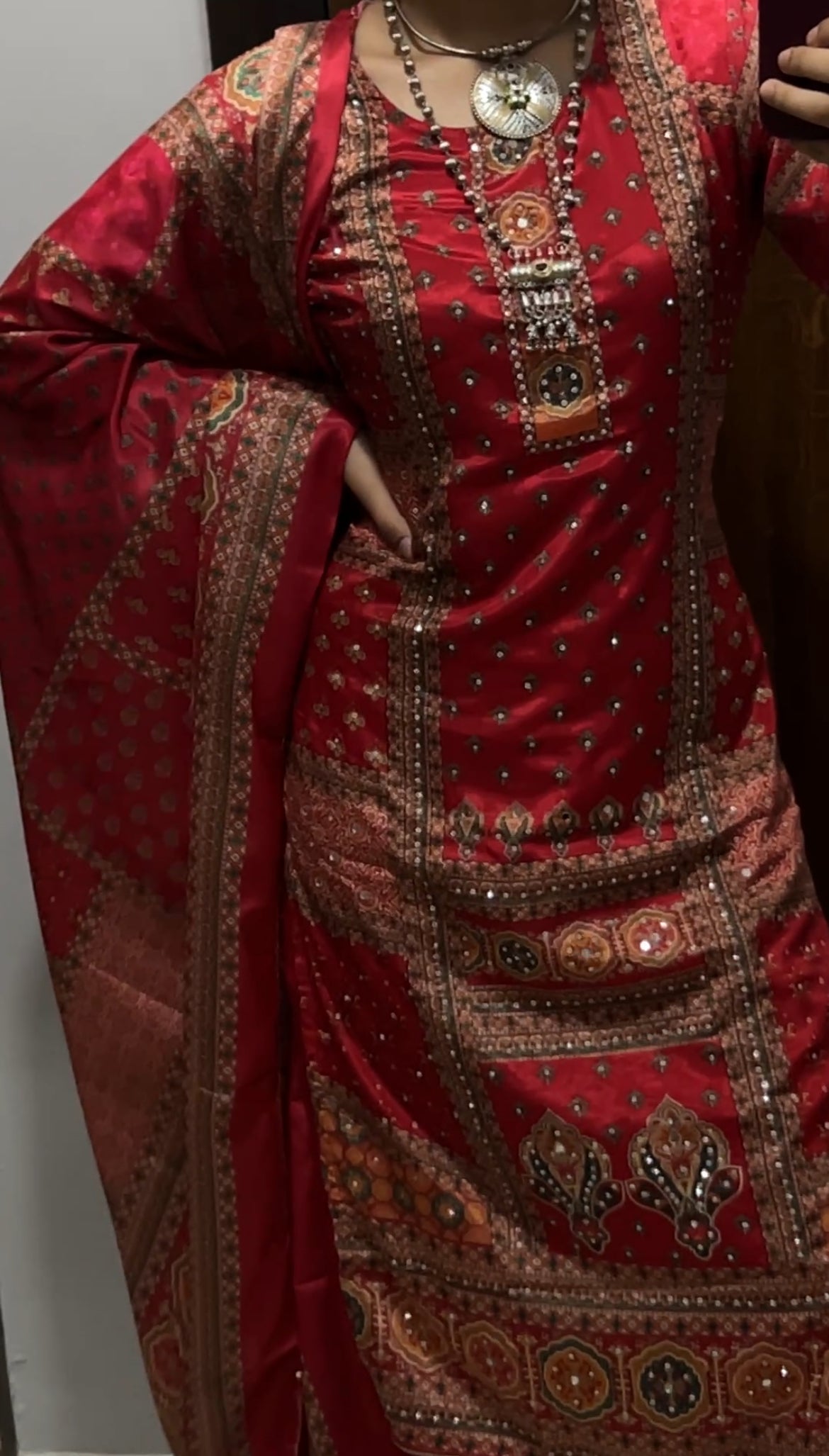 Surkh Set