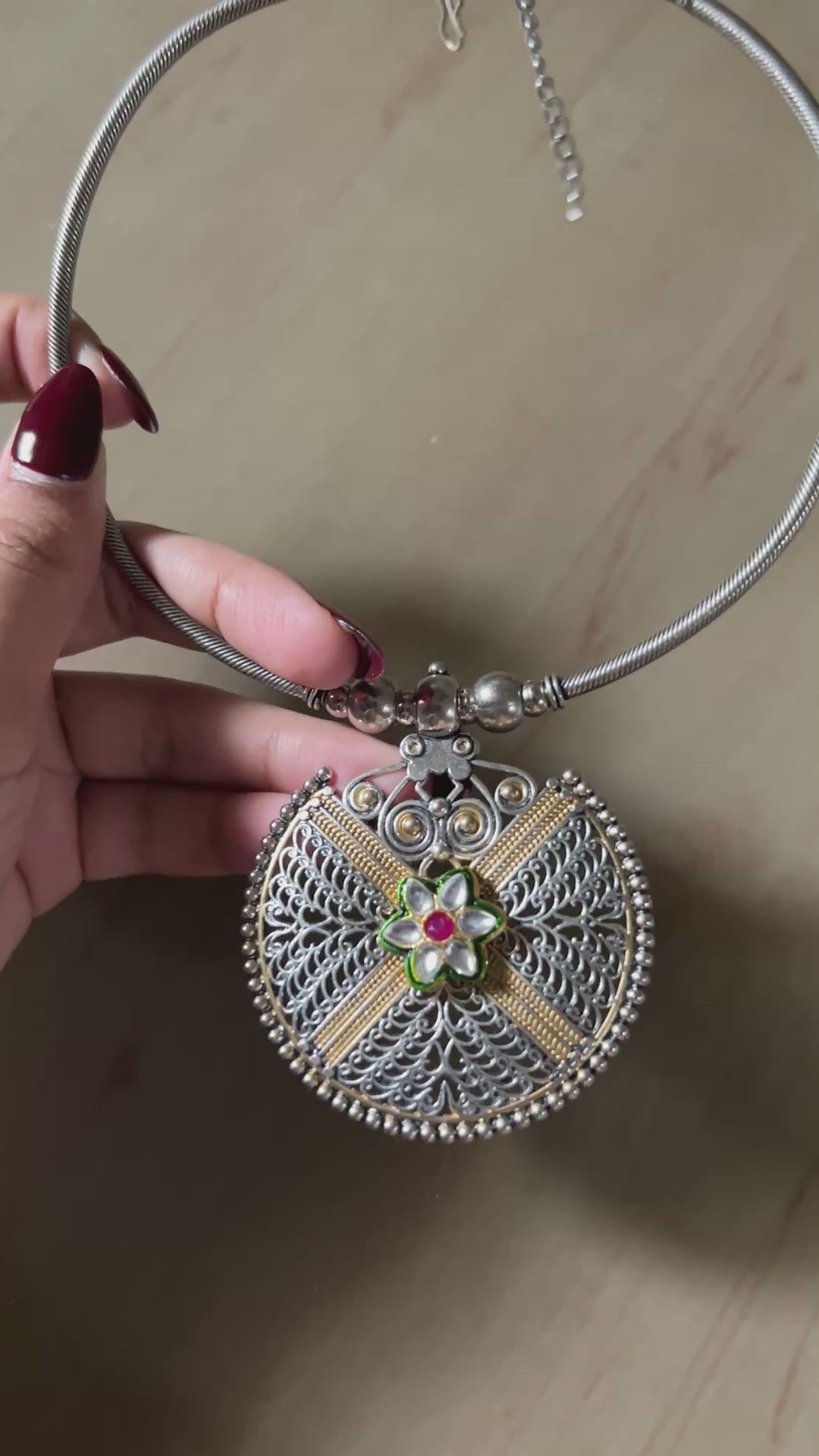 Jaali Hasli Necklace